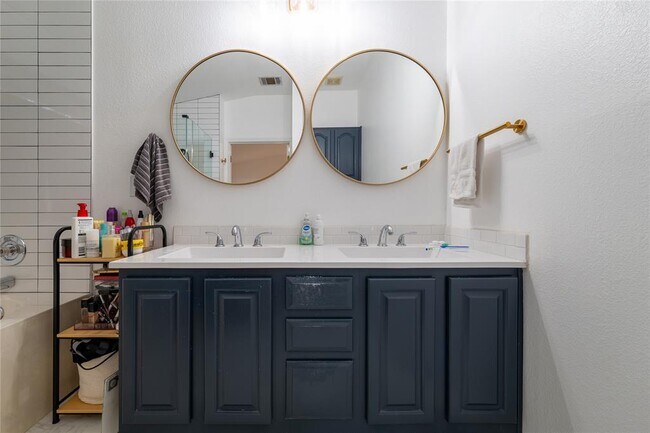 Building Photo - 13455 Moscow Trail