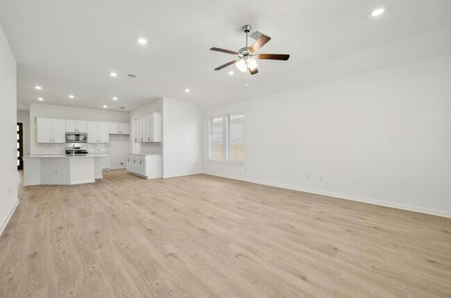 Building Photo - 2309 Magnolia Hl Dr