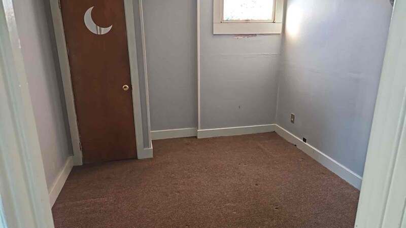 Building Photo - 86 River St