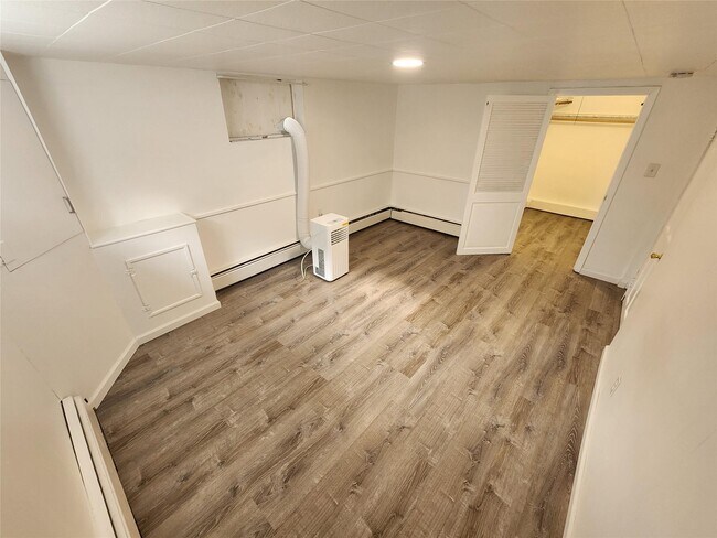 Building Photo - 16 Ardmore St