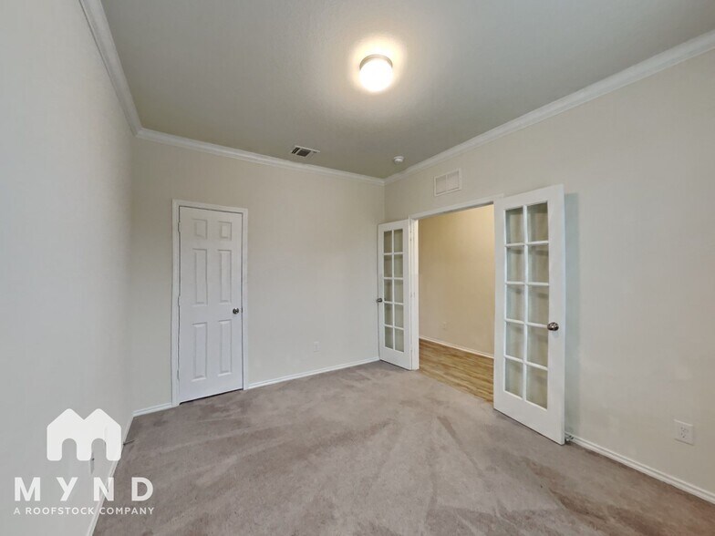 Building Photo - 113 Kildeer Pass