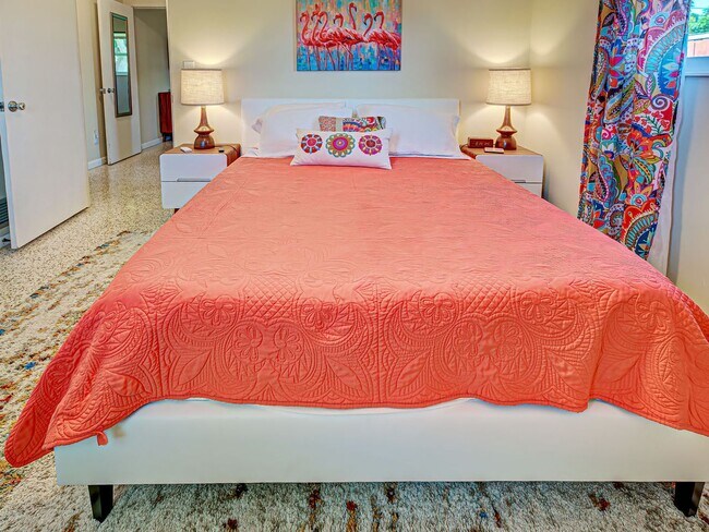 Building Photo - Seasonal Rental Near Venice – Pet-Friendly 3 Bed, 2 Bath Home