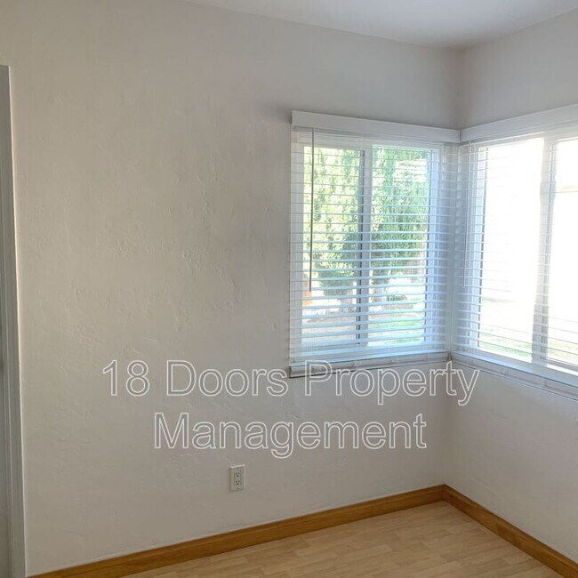 Building Photo - 5167 Tipton St