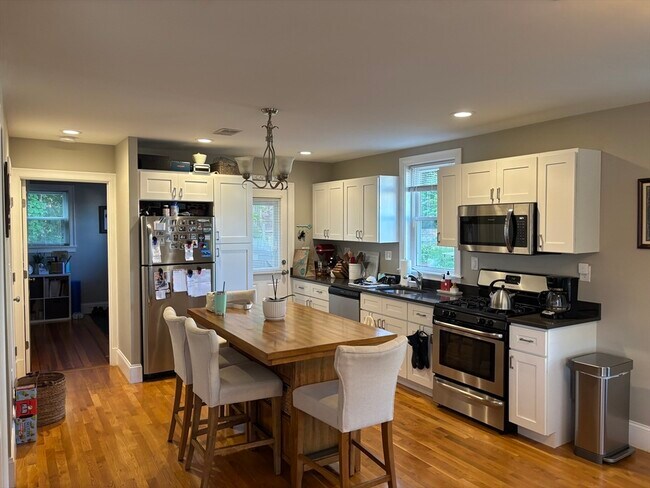 Primary Photo - 269 Minot St