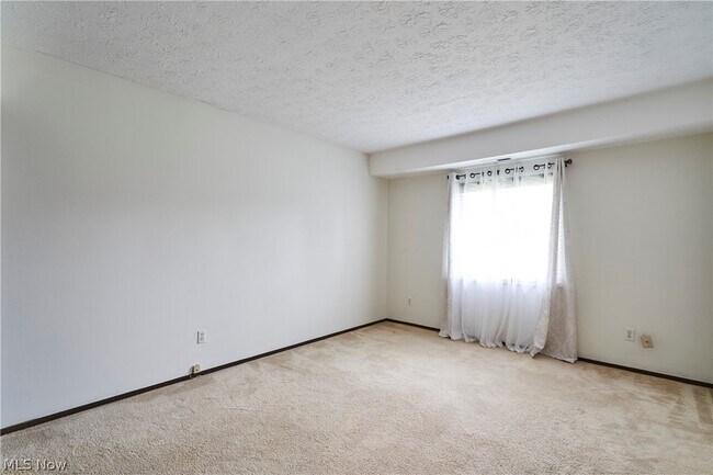 Building Photo - 939 Kirkwall Dr