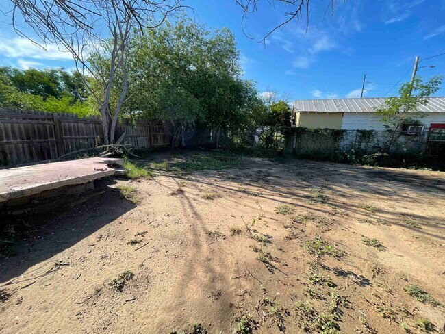 Building Photo - 1509 Monterrey Ave