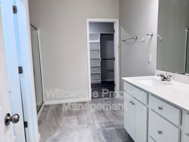 Building Photo - 1020 Garrow Dr