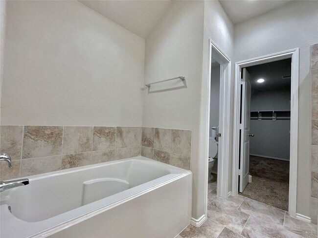 Building Photo - 23827 Piedmont Forest Dr