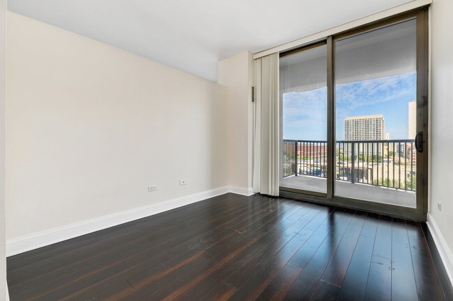 Building Photo - 501 N Clinton St