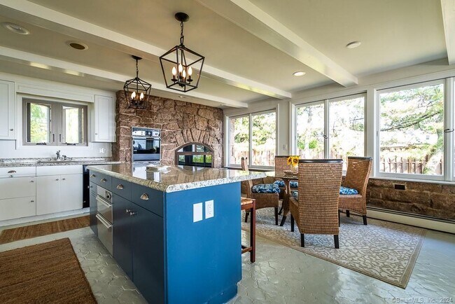 Building Photo - 55 Vineyard Pl