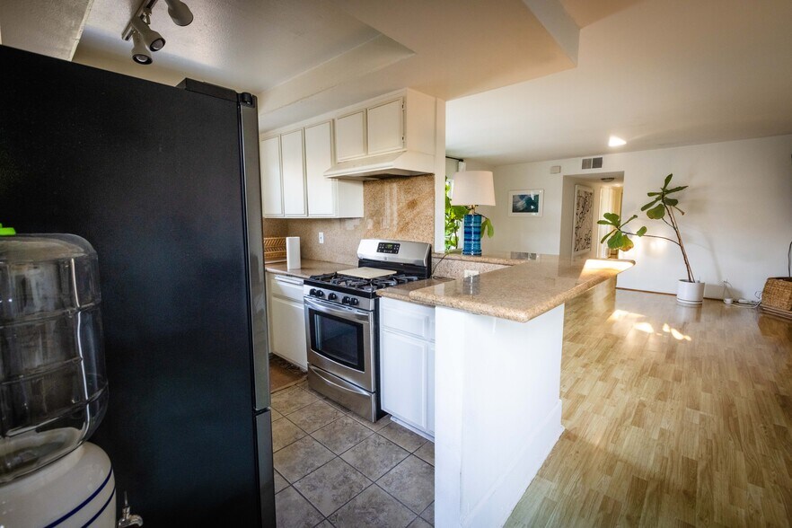 Building Photo - 1322 Electric Ave