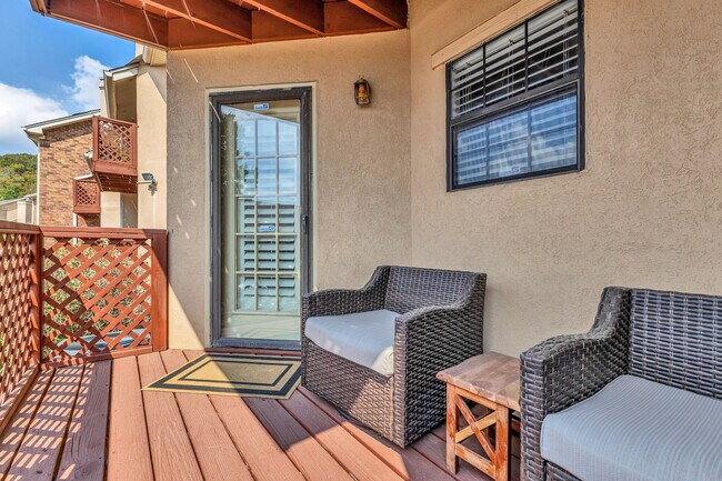 Building Photo - 224 Glenstone Cir