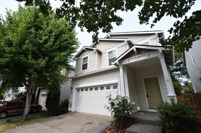 Building Photo - NEW LOWERED RENT!  Wow! Beautiful 4 Bedroo...