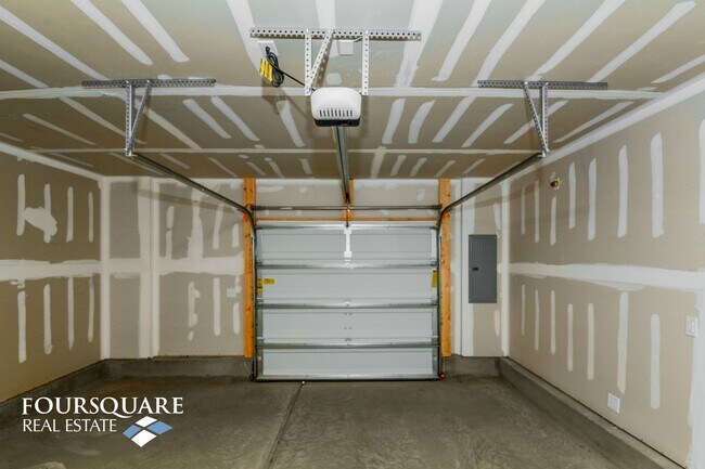 Building Photo - Modern 3-Story Townhome with First-Level B...