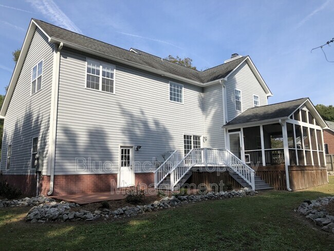 Building Photo - 1343 Chadwick Shores Dr