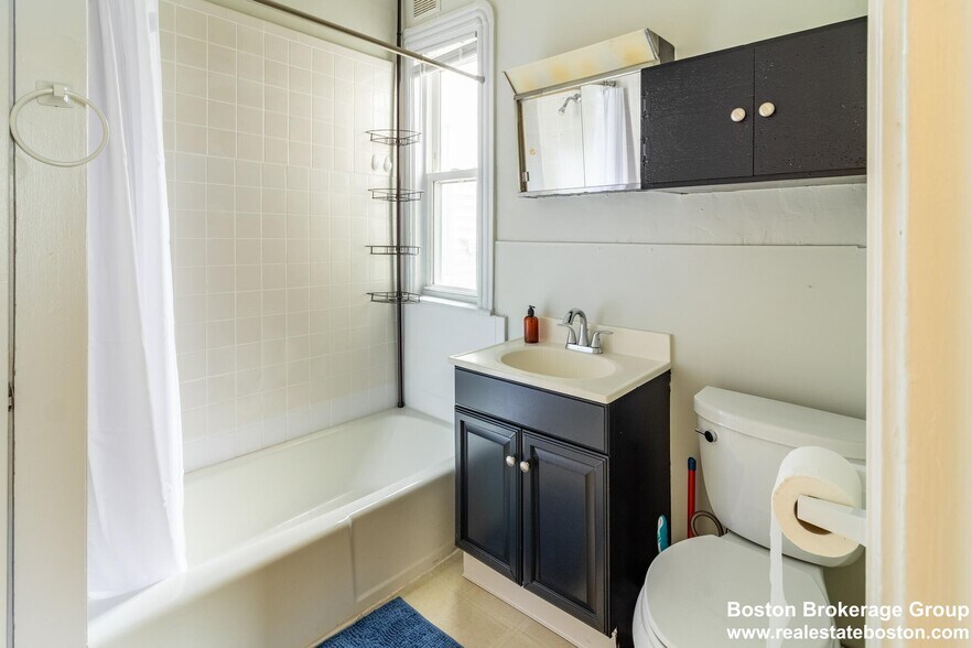 Building Photo - 787 Columbia Rd