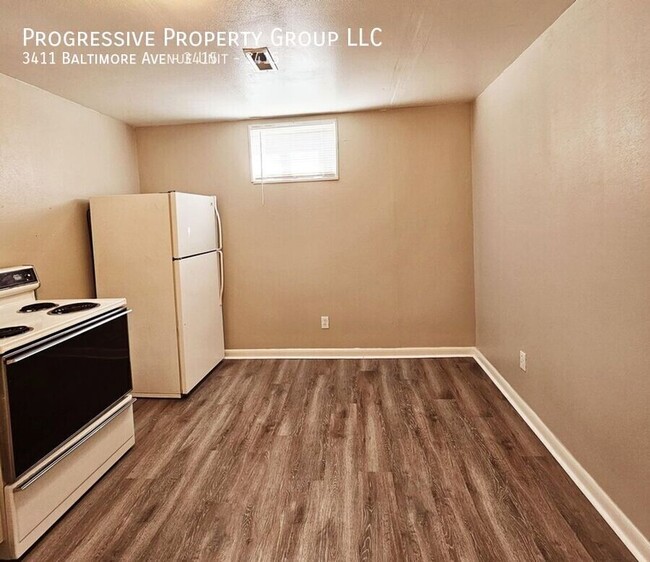 Building Photo - MOVE IN SPECIAL: Kick off your new lease s...