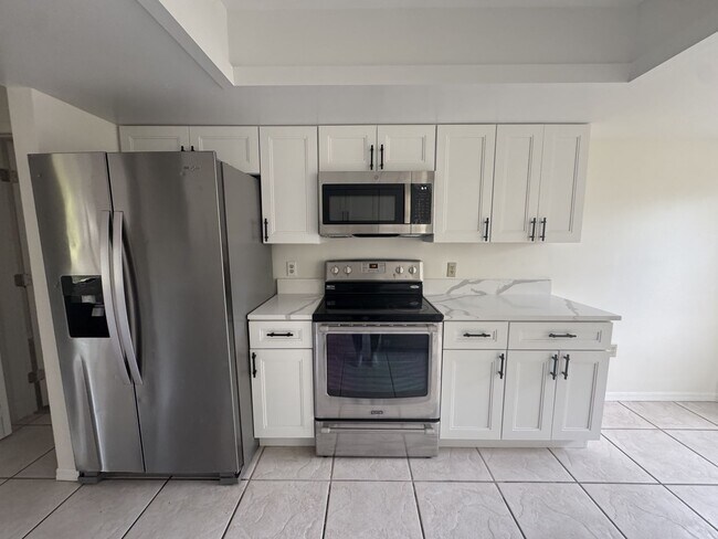 Building Photo - 895 Wandering Pine Trail