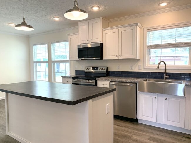 Building Photo - 169 Hibiscus Dr