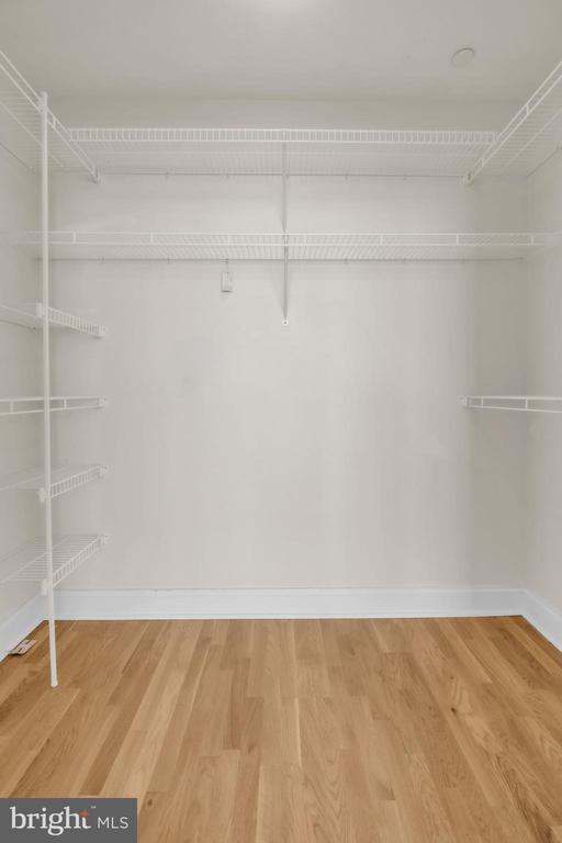 Building Photo - 400 S Broad St