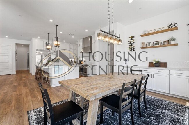 Building Photo - Modern & Elegant Living in Emerald Peak, E...