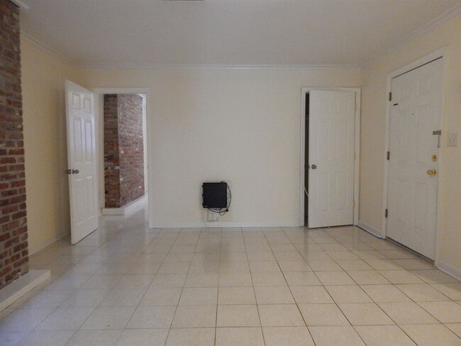 Building Photo - 135 SUSSEX St