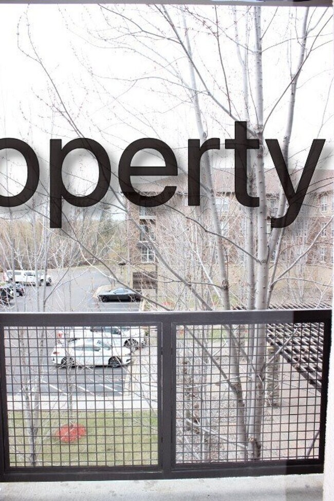 Building Photo - Eden Prairie Southwest Station Condo, 2 Full Baths, 1 Parking Space, Amenity Rich Building