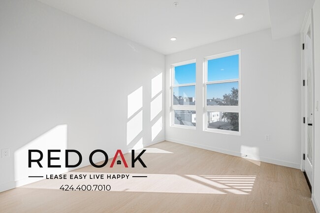 Building Photo - 856 S Gramercy Dr