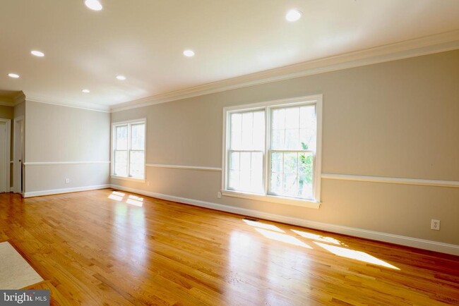 Building Photo - 1310 Forestwood Dr