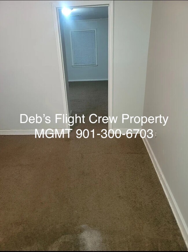 Building Photo - 3432 Mayflower Ave