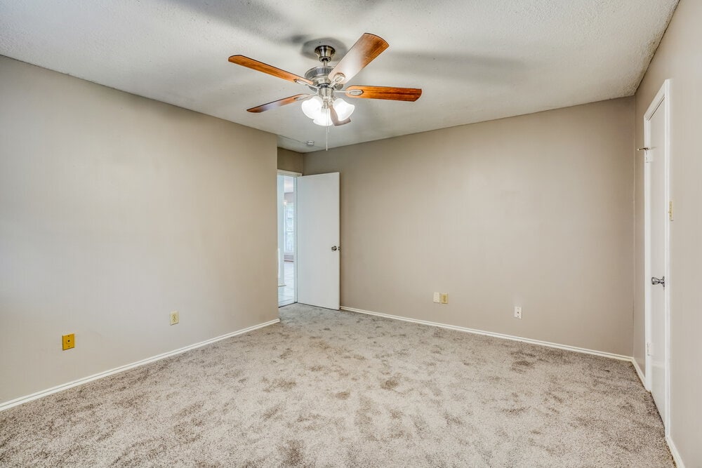 Building Photo - 3202 Palm Desert Ln
