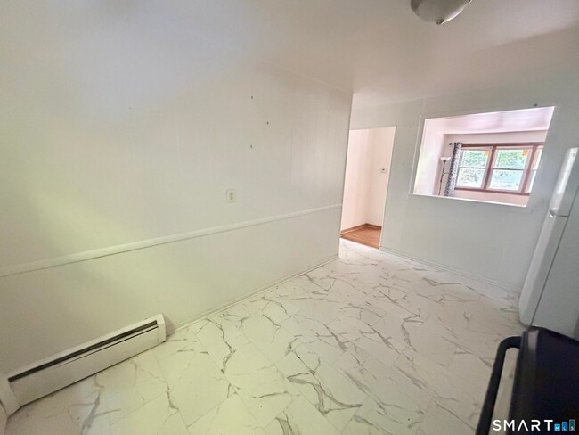 Building Photo - 69 Oak Ridge Dr