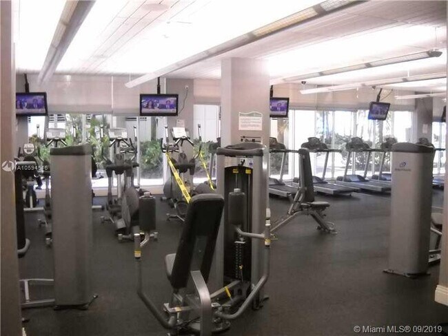 Building Photo - 3901 S Ocean Dr