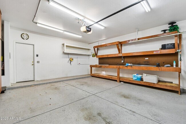 Building Photo - 2801 E Lindrick Dr