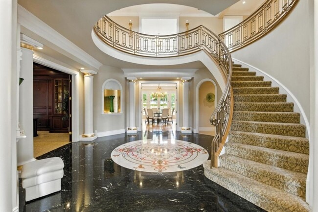 Building Photo - 90 Broadacres Rd