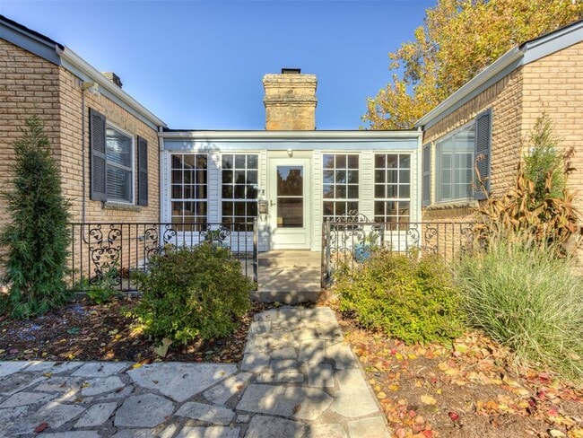 Building Photo - 2933 Cummings Dr