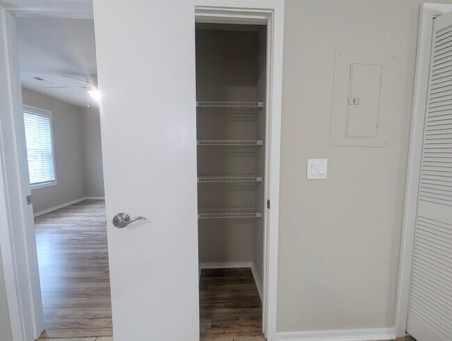 Building Photo - 4489 Little River Inn Ln
