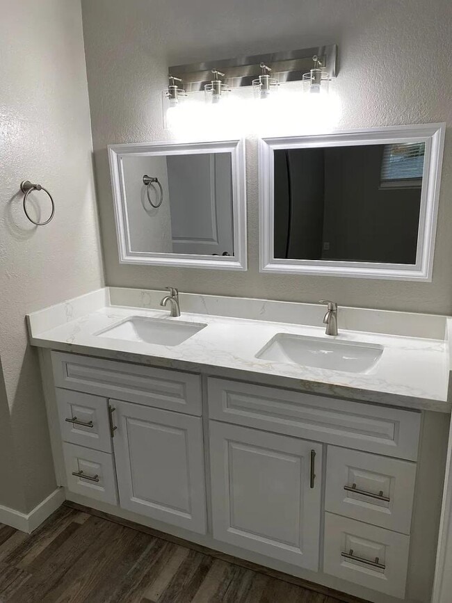 Building Photo - 1400 White Dr