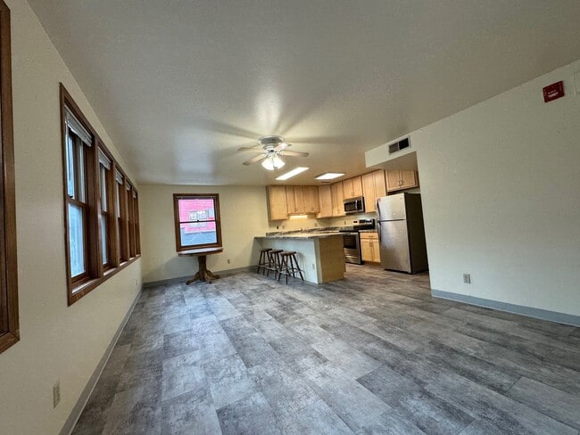 Building Photo - 408 N Frances St