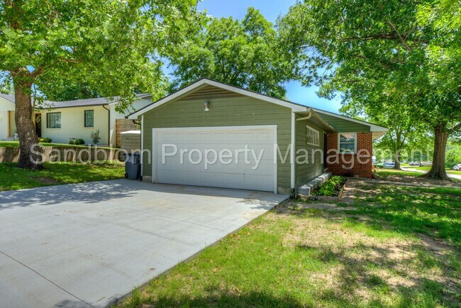 Building Photo - For Lease | Tulsa | Available Now!