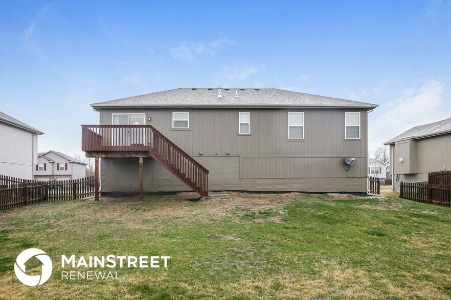 Building Photo - 308 Golfview Dr