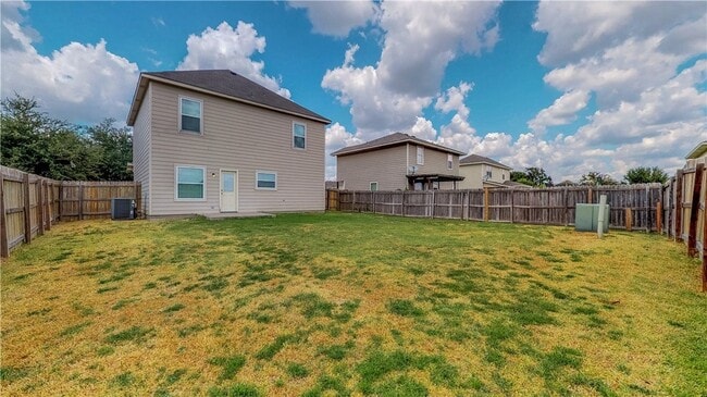 Building Photo - 2700 Horse Haven Ln