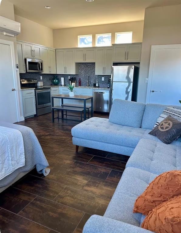 Building Photo - 904 Willow St