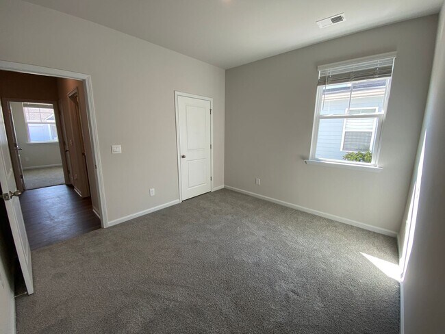 Building Photo - Brand new construction home in the desirable Brunswick Forest subdivision