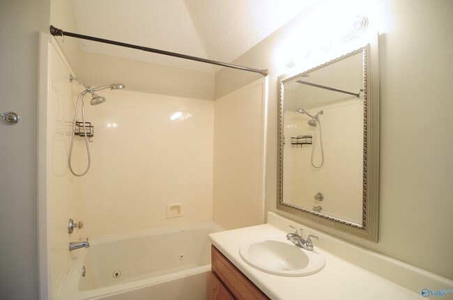 Building Photo - 104 Postwood Ct