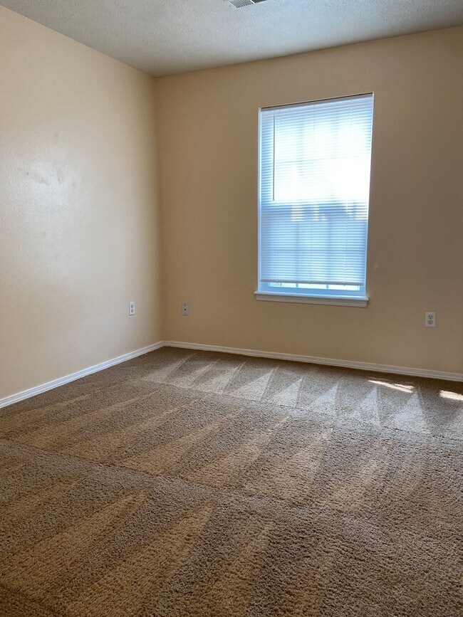 Building Photo - Condominium in Academy Commons