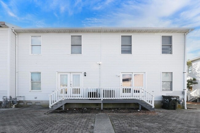 Building Photo - 127 N Rhode Island Ave
