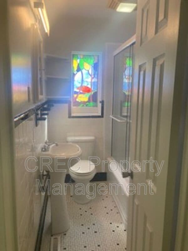 Building Photo - 9 Penn Ave