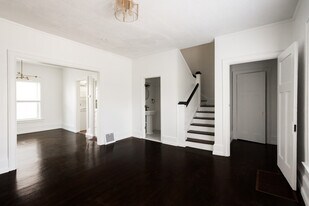 Building Photo - 8130 E Vernor Hwy