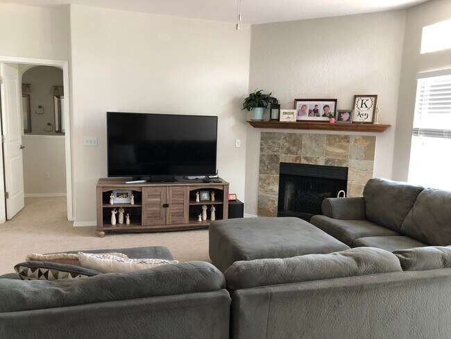 Building Photo - Beautiful renovated 4 Bedroom Rancher in D-12 with Cheyenne Mtn. Views, close to Ft. Carson!